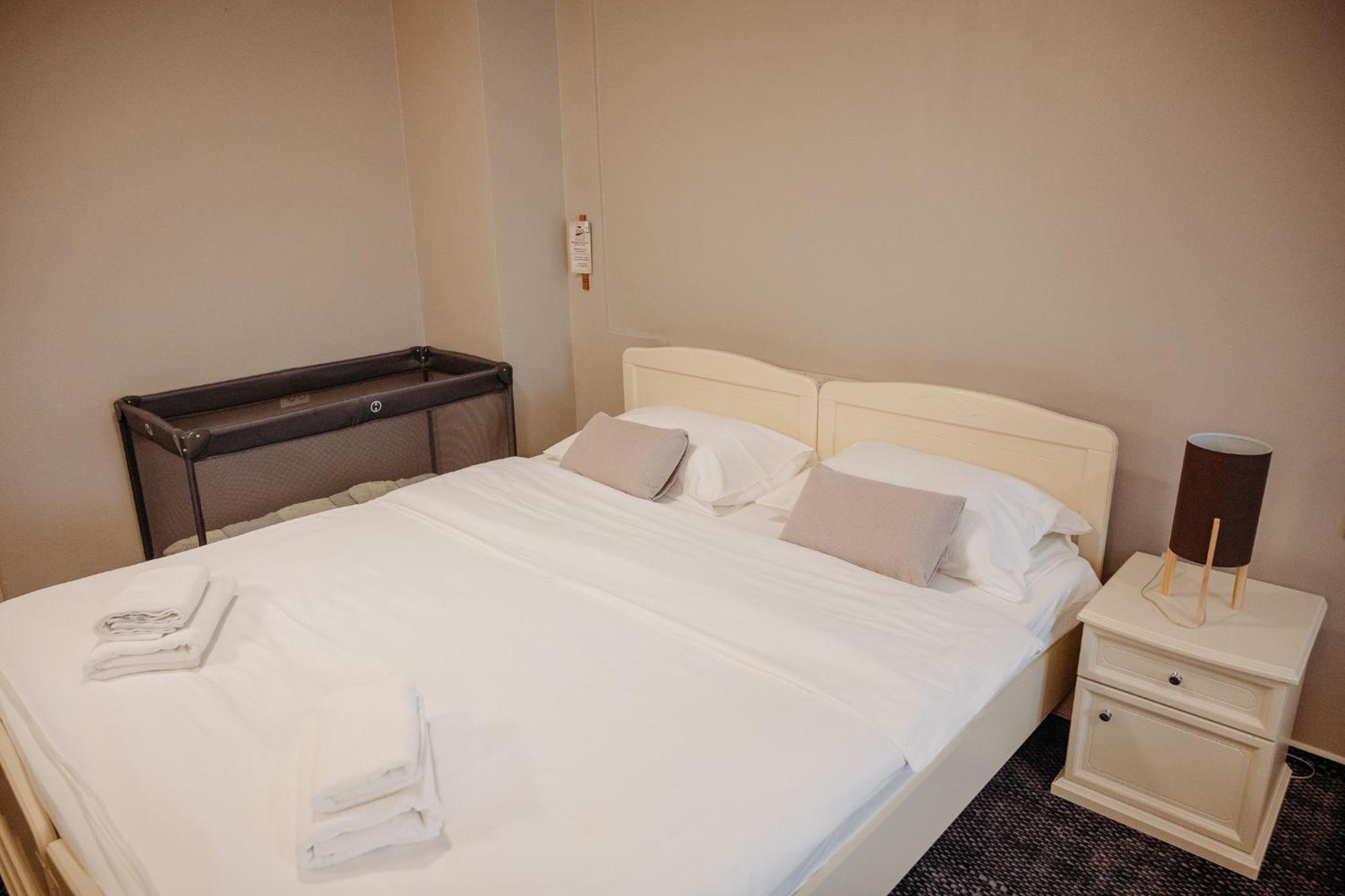 Hotel Kunst คริชโค ห้อง รูปภาพ