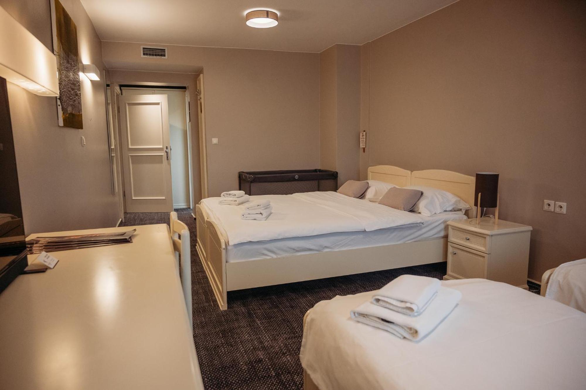 Hotel Kunst คริชโค ห้อง รูปภาพ