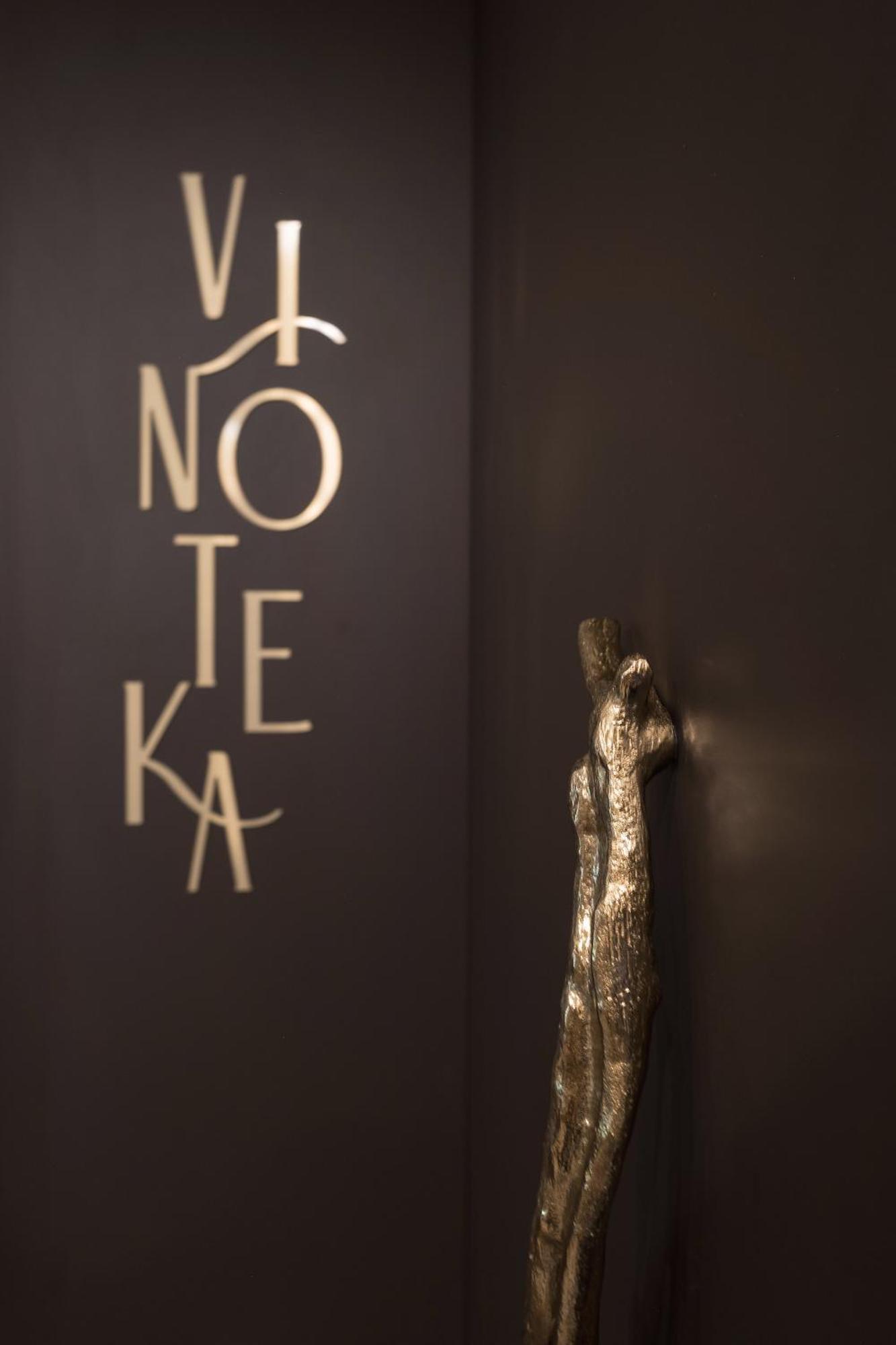 Hotel Kunst คริชโค ภายนอก รูปภาพ